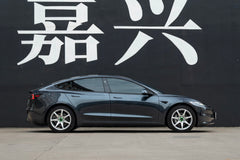Tesla MODEL 3 fitted with Makstton FF MR7 wheels, installation view 1
