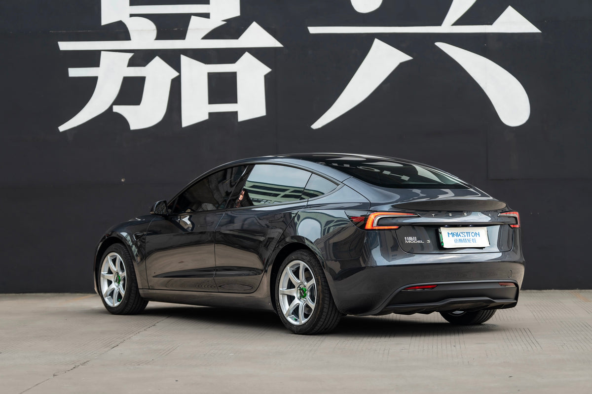 Tesla MODEL 3 fitted with Makstton FF MR7 wheels, installation view 3