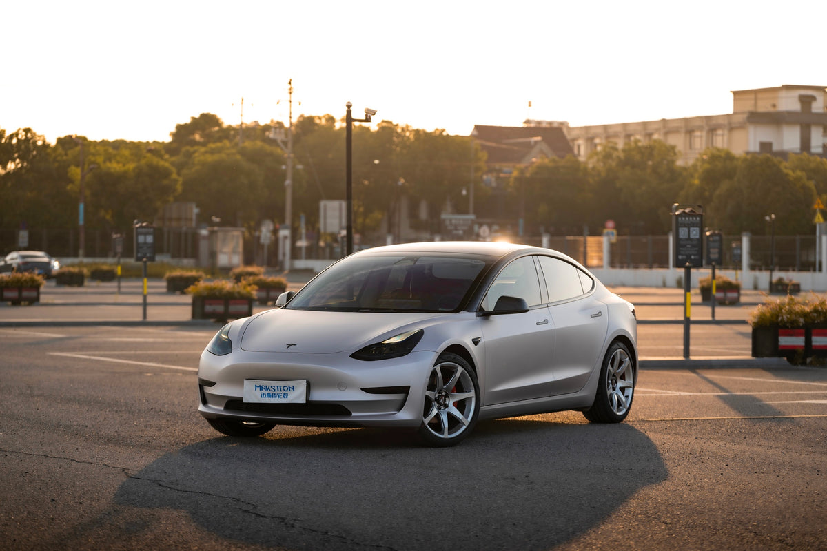 Tesla MODEL 3 fitted with Makstton FG MR7 MONO wheels, installation view 2