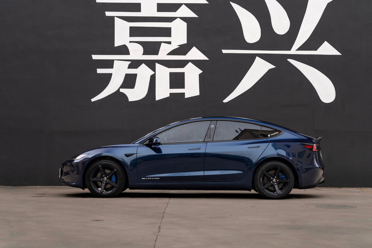 Tesla MODEL 3 fitted with Makstton MST 716 wheels, installation view 1