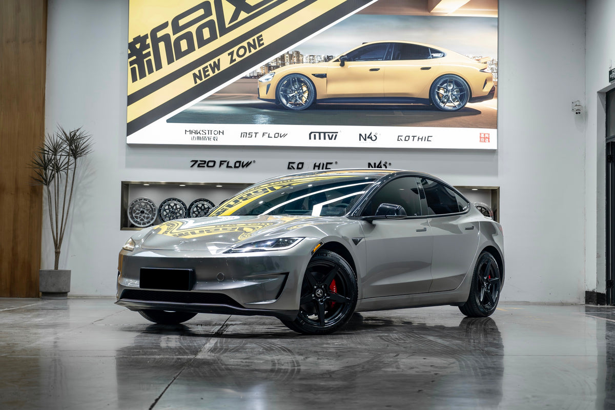 Tesla MODEL 3 fitted with Makstton MST 716 wheels, installation view 2