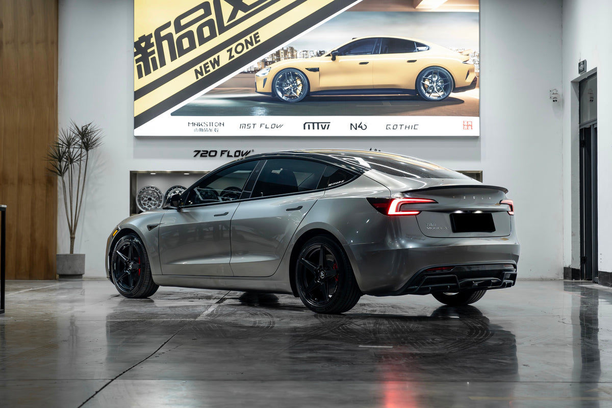 Tesla MODEL 3 fitted with Makstton MST 716 wheels, installation view 3