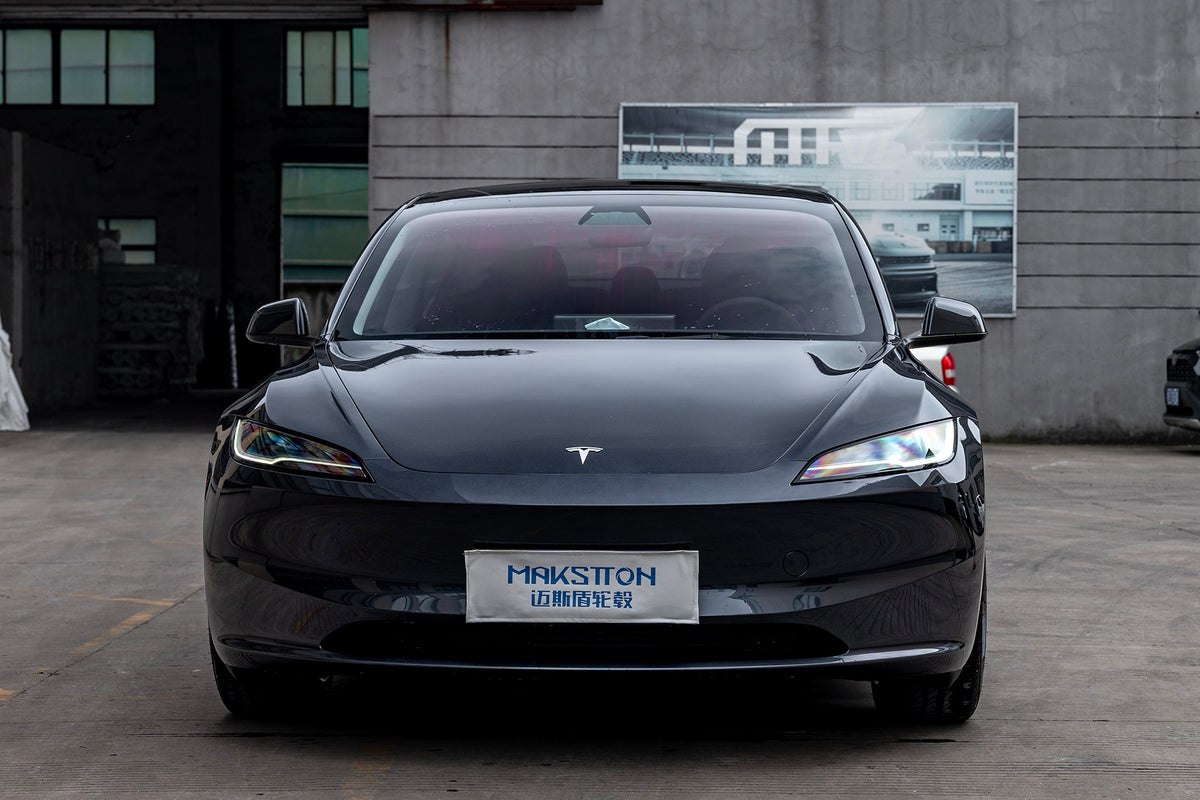 Tesla MODEL 3 fitted with Makstton MST 718 wheels, installation view 3