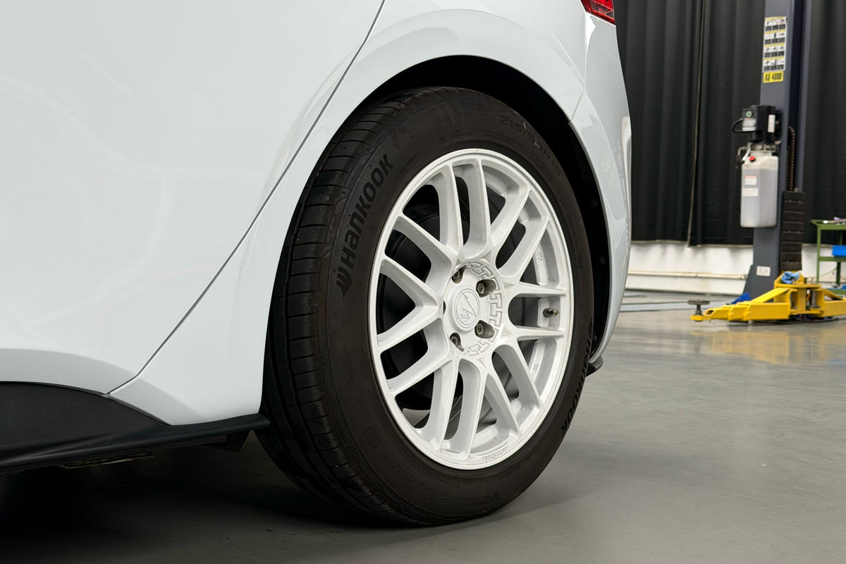 Volkswagen ID.3 fitted with Makstton FF CK70 wheels installation view 5
