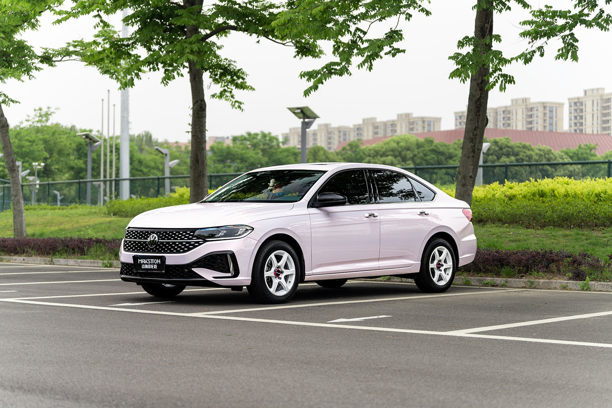 Volkswagen LAVIDA fitted with Makstton FF MR6S wheels, installation view 5