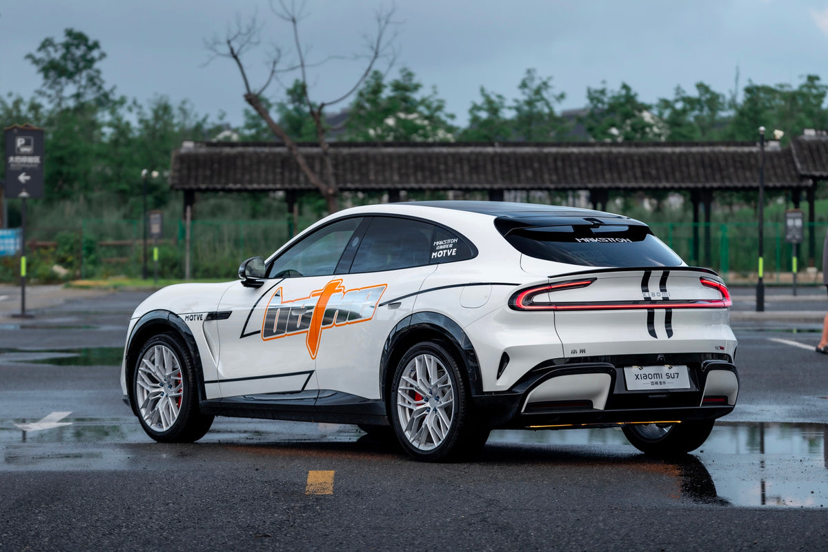 Xiaomi YU7 fitted with Makstton FF FK08 wheels, installation view 3