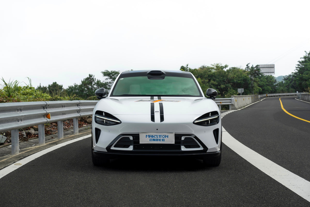 Xiaomi YU7 fitted with Makstton FF FK08 wheels, installation view 4
