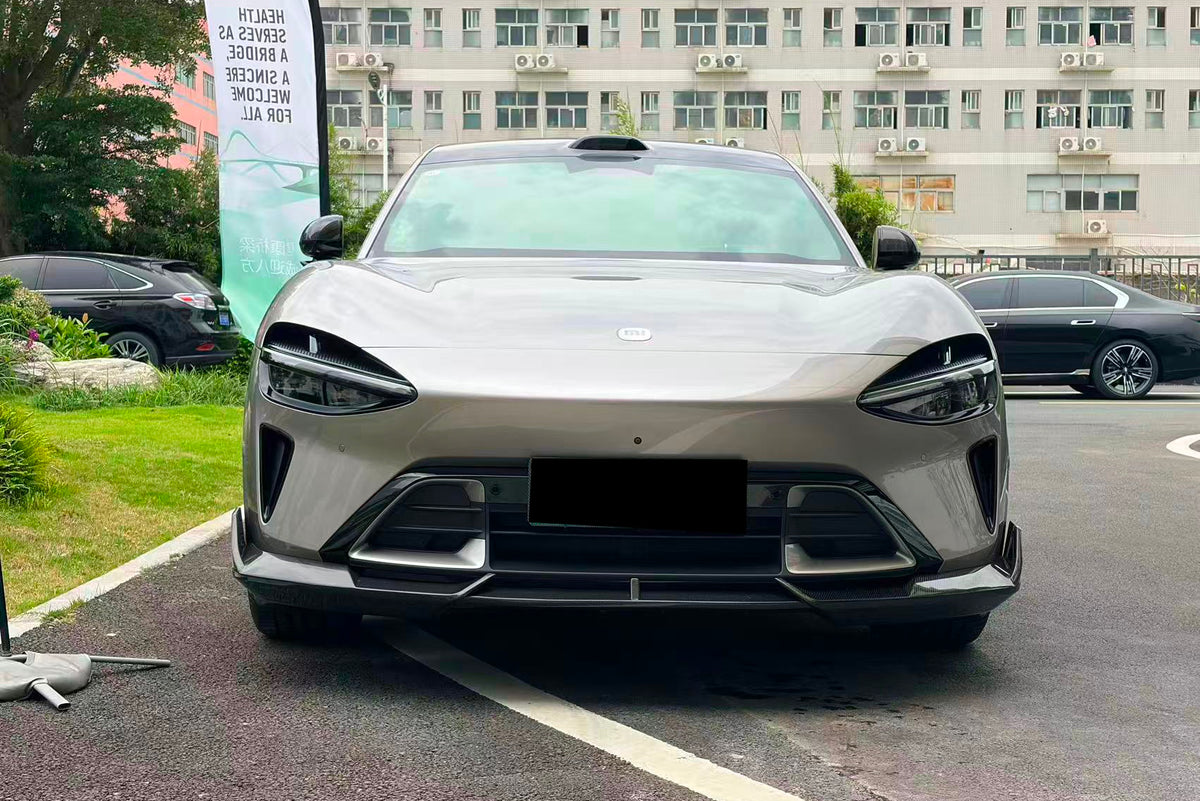Xiaomi YU7 fitted with Makstton FG FK07R wheels, installation view 2