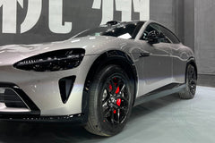 Xiaomi YU7 fitted with Makstton FG FK07RL wheels, installation view 3