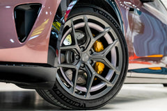 Xiaomi YU7 fitted with Makstton FG FK07RS wheels, installation view 5