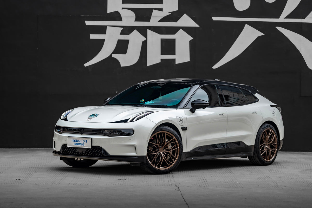 Zeekr 001 fitted with Makstton FF FK08 wheels, installation view 2