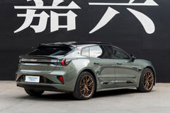 Zeekr 001 fitted with Makstton FF FK08 wheels, installation view 3