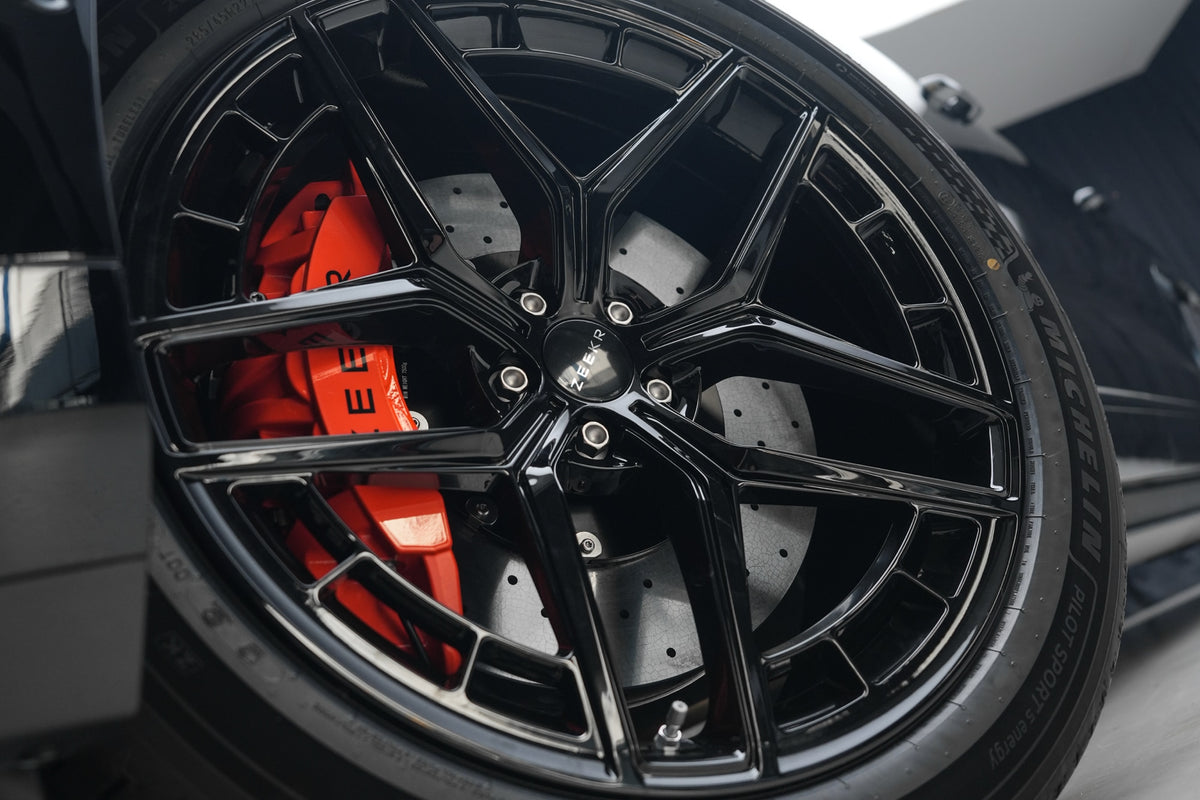 Zeekr 9X fitted with Makstton FG BO05 wheels, installation view 3