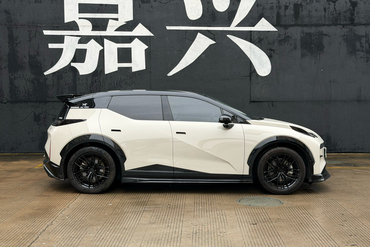 Zeekr X fitted with Makstton FF FK08 wheels, installation view 1