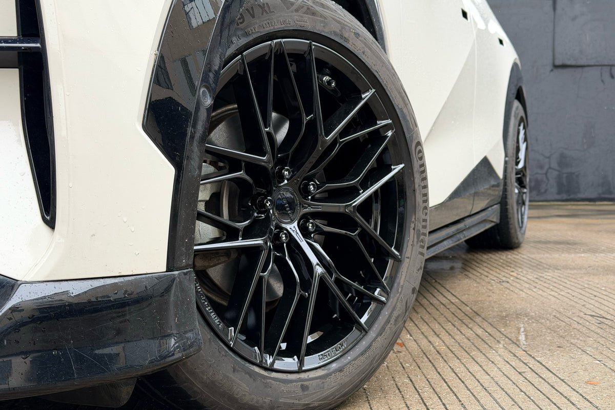 Zeekr X fitted with Makstton FF FK08 wheels, installation view 3